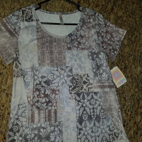 Lularoe classic tee - Picture 1 of 3